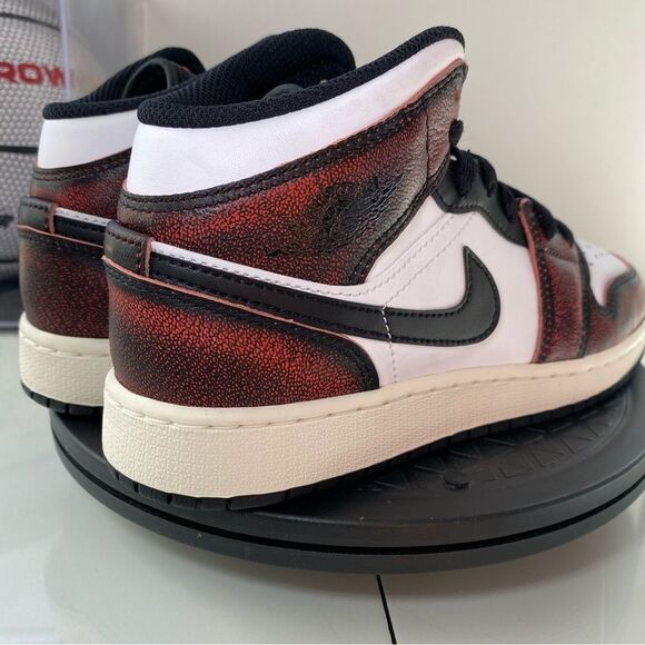 🆕 Air Jordan 1 Mid SE GS 'Wear-Away' - Womens 6 - Picture 6 of 11